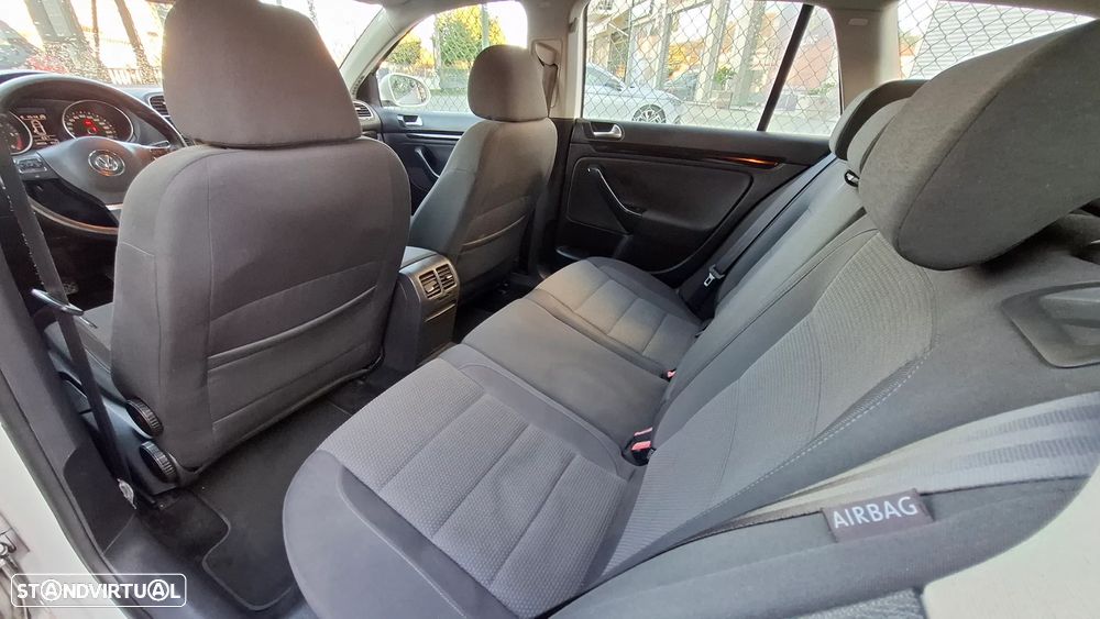 VW Golf Variant 1.6 TDi DPF Highline - 23