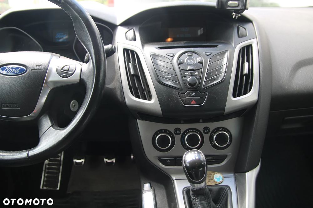 Ford Focus 1.6 Trend - 10