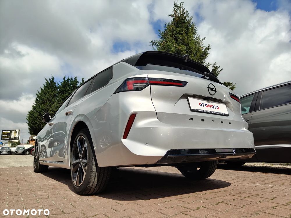 Opel Astra 1.5 GS - 10