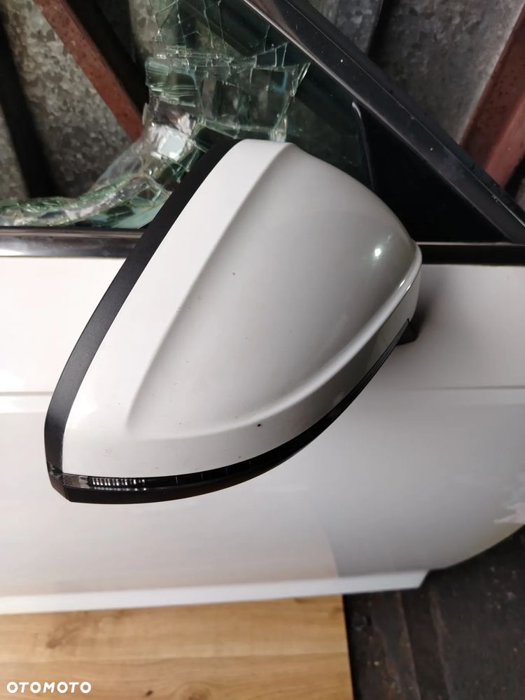 AUDI A4 B9  LY9C BIAŁE LUSTERKO PRAWE PASAŻERA ELEKTYCZNE EUROPA - 1