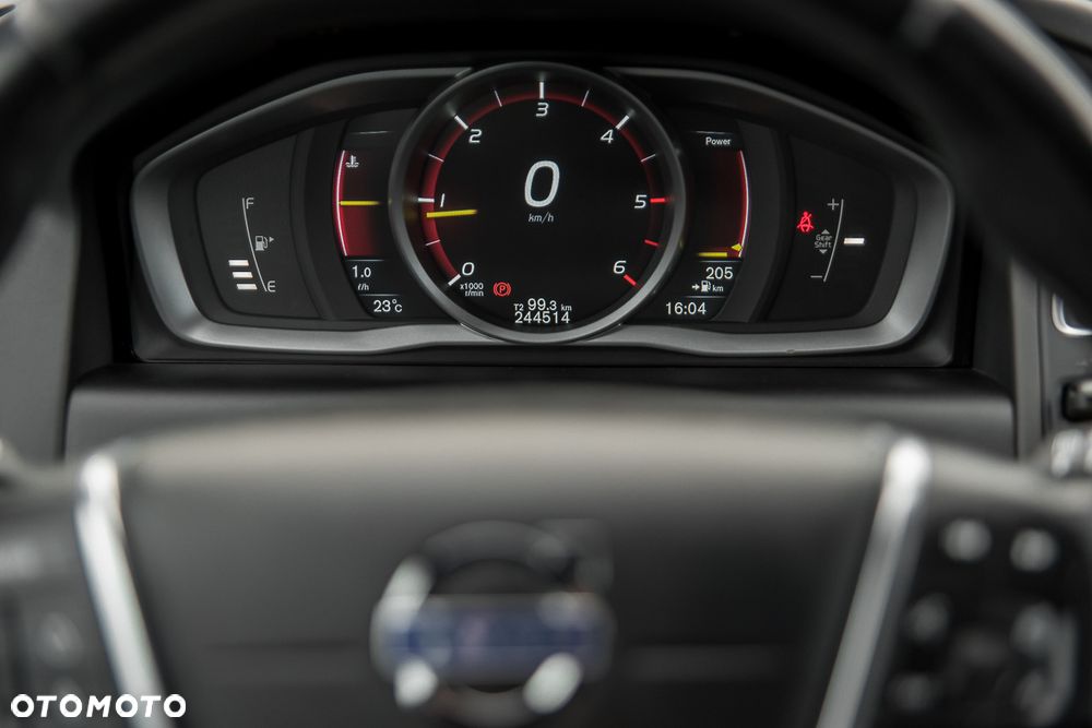 Volvo XC 60 D4 Ocean Race - 19
