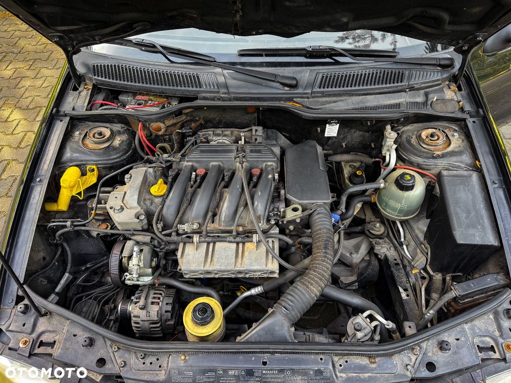 Renault Megane 1.6 Privilege - 12