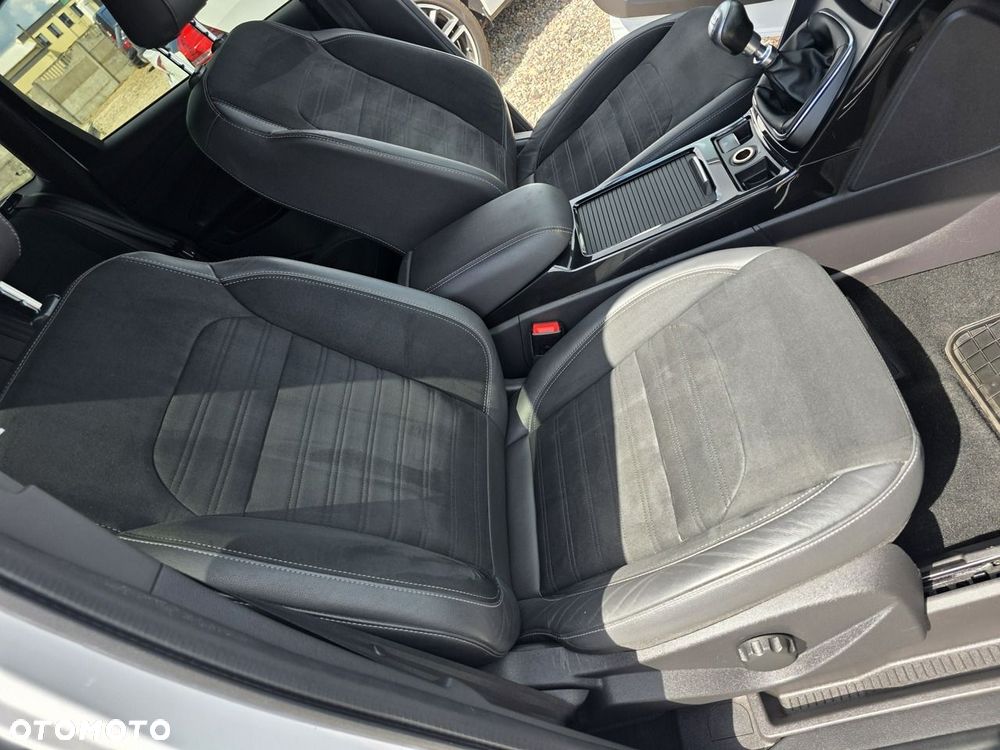 Ford Kuga 2.0 TDCi 4x4 ST-Line - 25