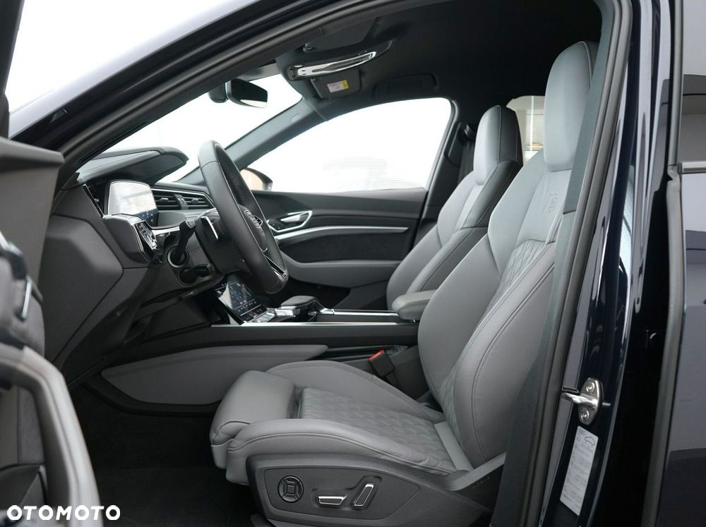 Audi Q8 Sportback e-tron - 14