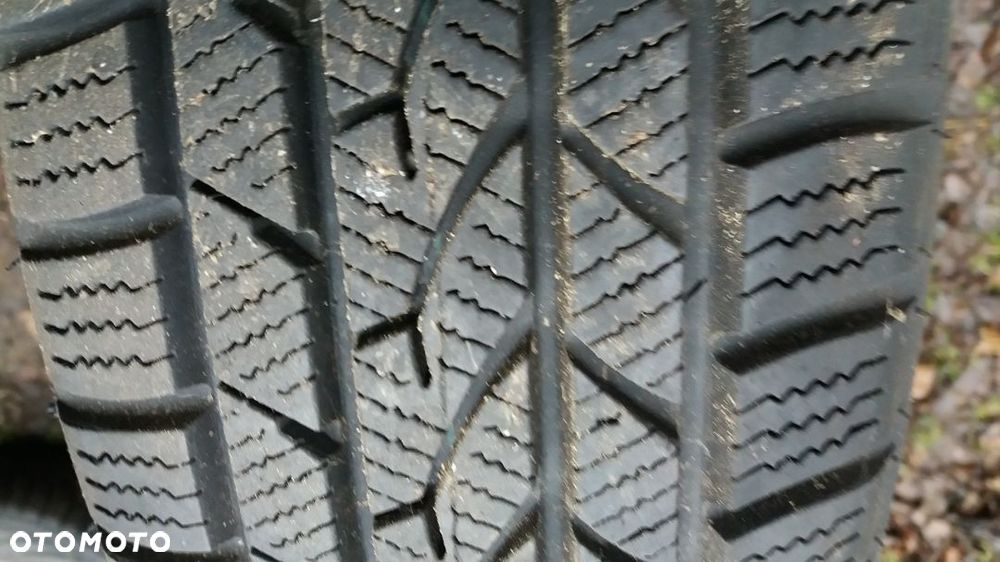 175/65/15 FALKEN EUROWINTER HS439 - 1