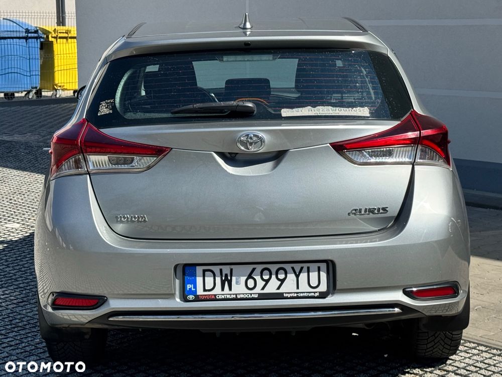 Toyota Auris 1.6 Premium MS - 10
