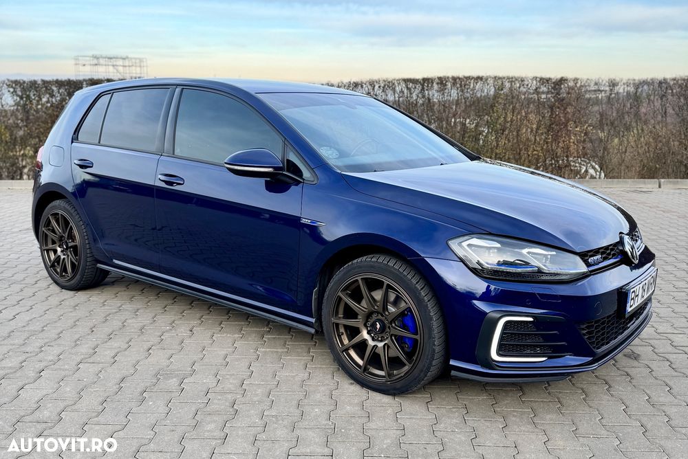 Volkswagen Golf 1.4 GTE Plug-In-Hybrid DSG - 1