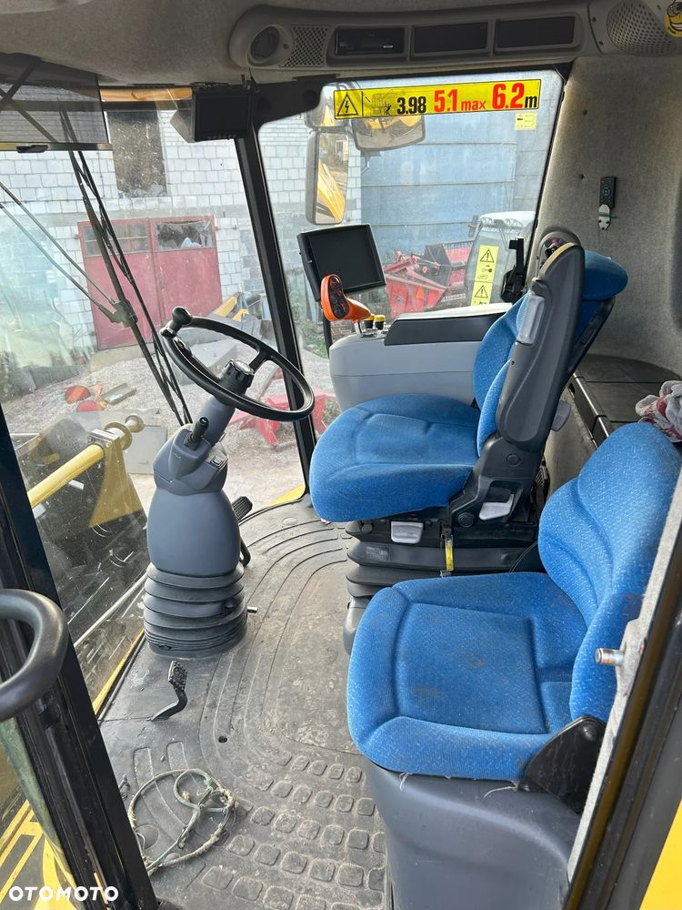 New Holland CR9070 - 18