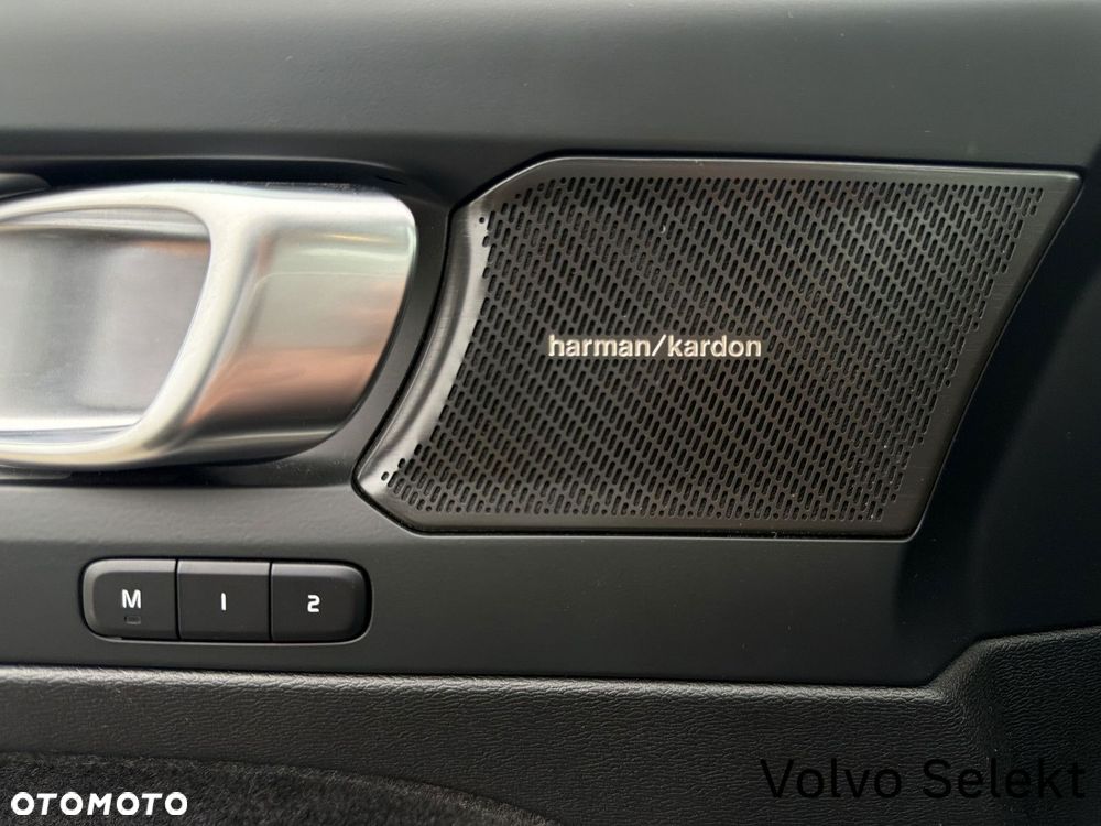 Volvo XC 40 - 25