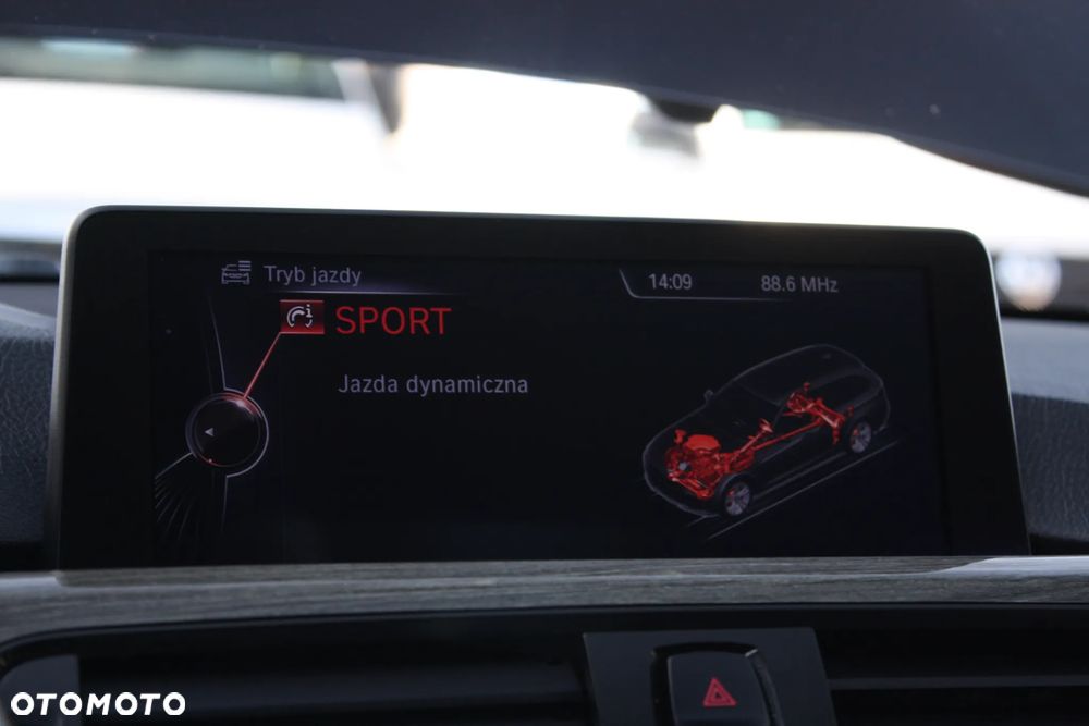 BMW Seria 3 328i Sport-Aut Luxury Line - 26