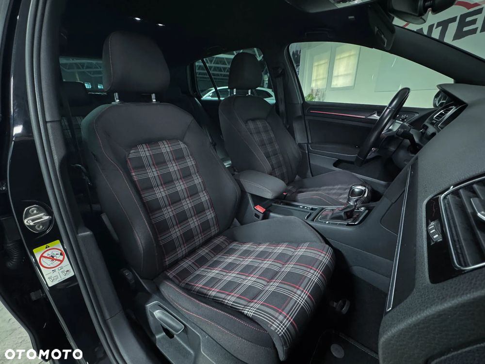 Volkswagen Golf 2.0 TSI BMT GTI Performance DSG - 4