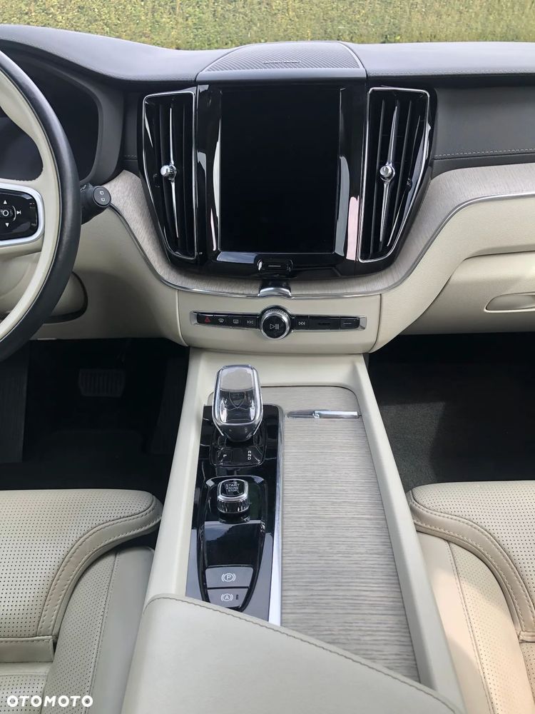 Volvo XC 60 - 24