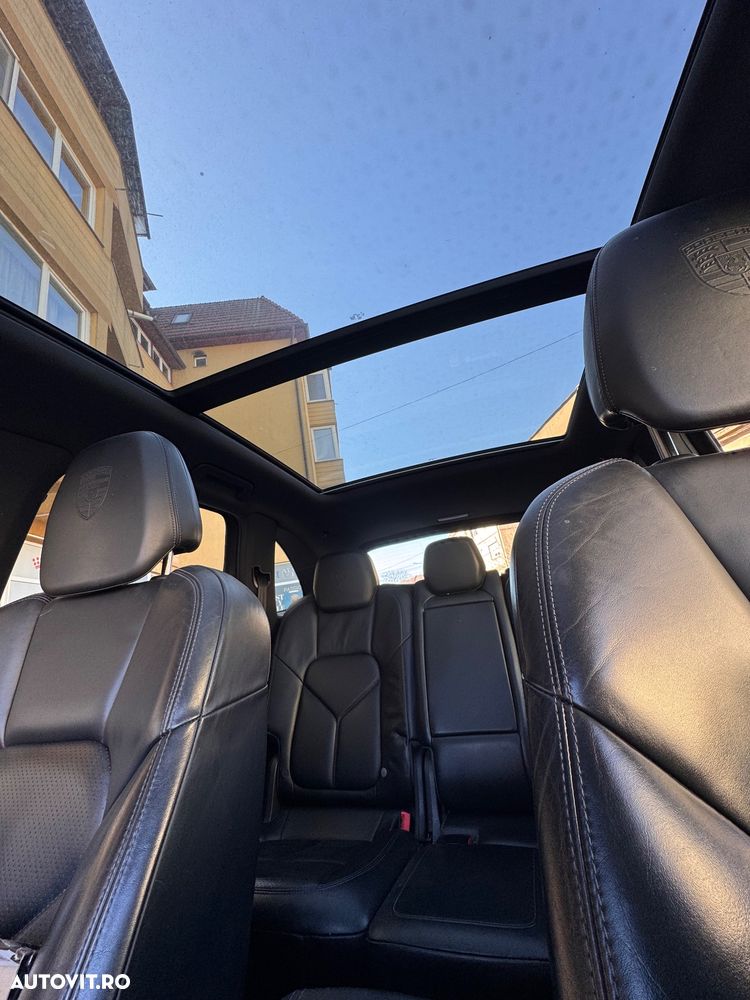 Porsche Cayenne Platinum Edition - 3