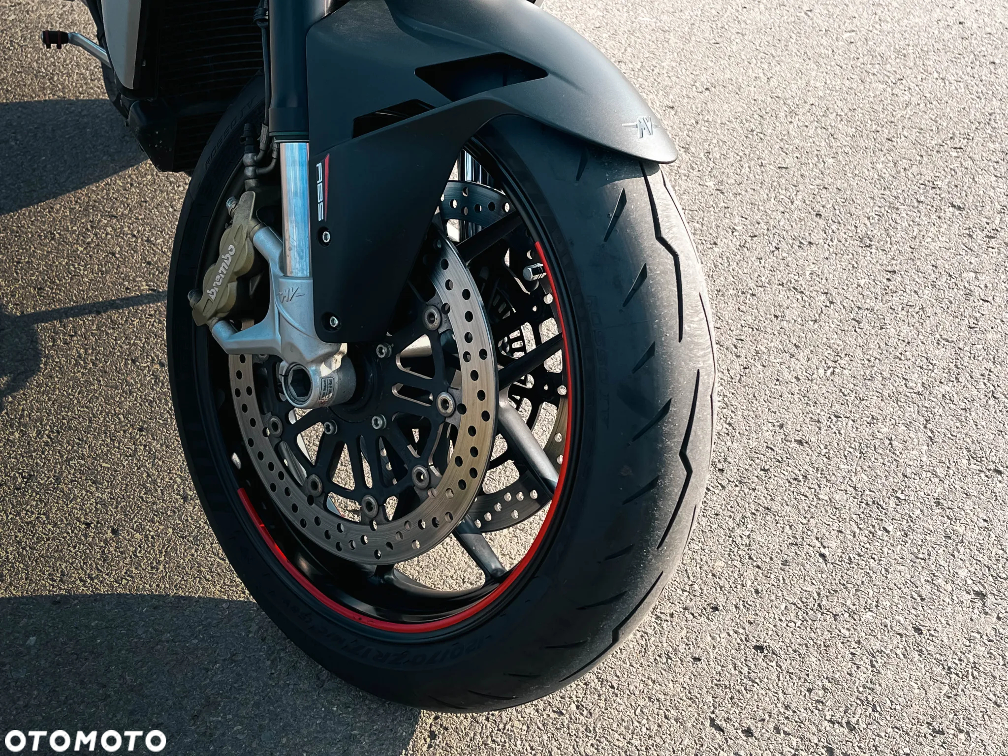 MV AGUSTA Brutale - 8