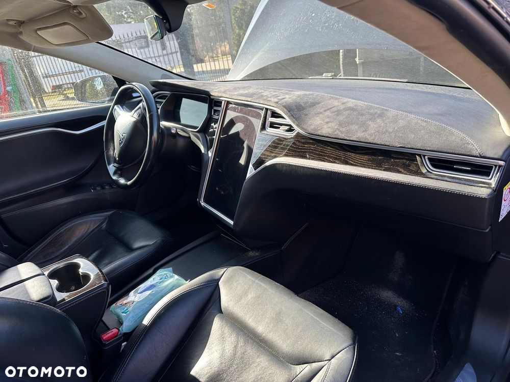 Tesla Model S Long Range Plus - 3