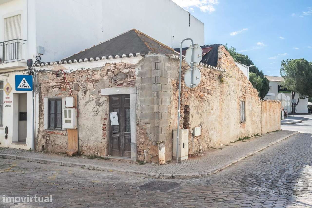 Moradia térrea com projeto aprovado no centro histórico de Tavira - Grande imagem: 2/19