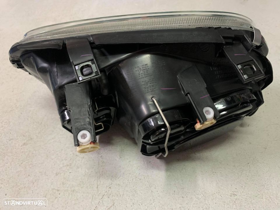 Farol Vw Golf 4 c/nevoeiro 97-- ( NOVO ) - 2