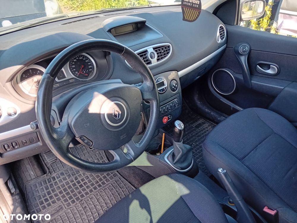 *RENAULT CLIO III KOMBI* Samochód na części - 3