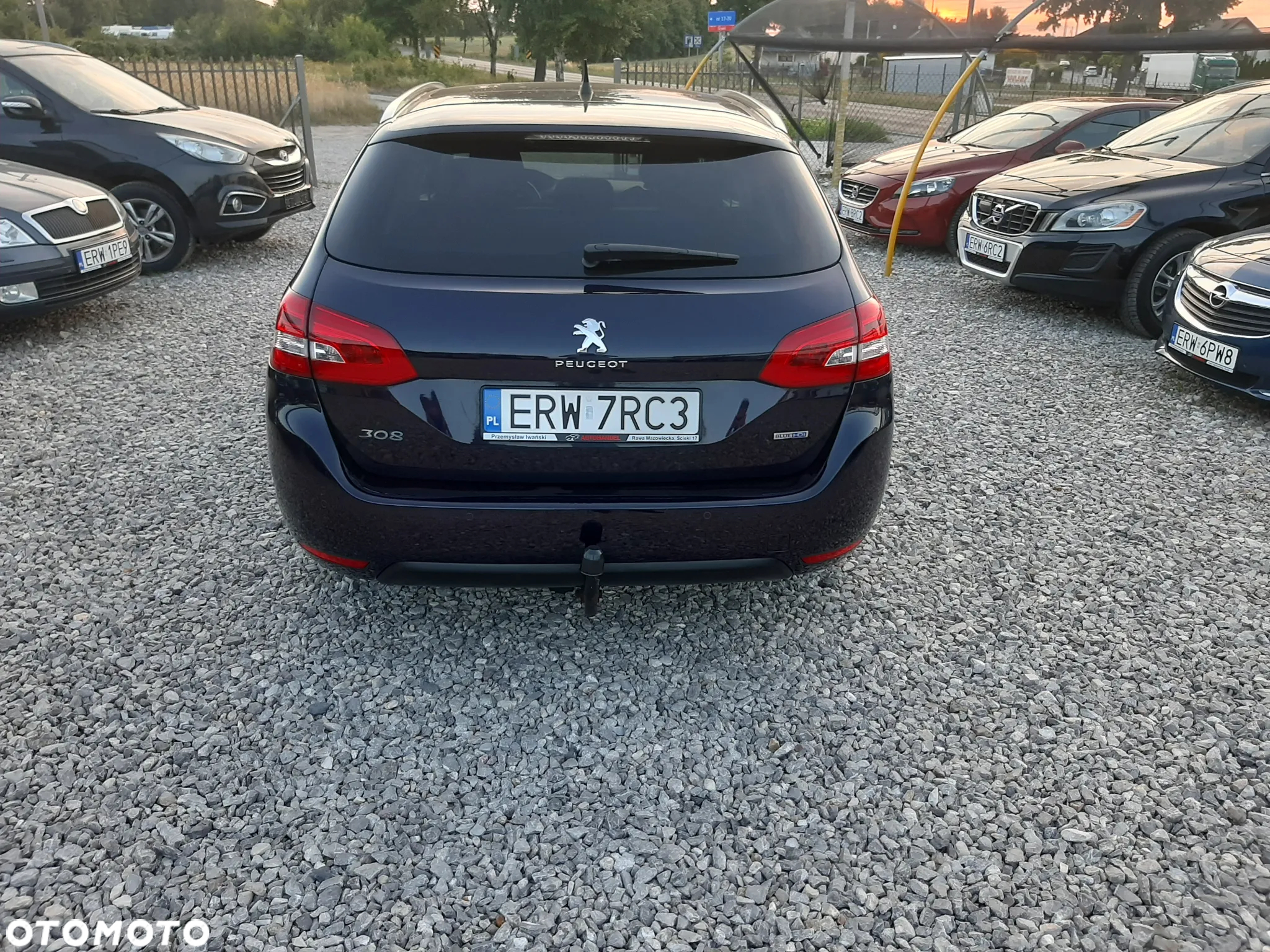 Peugeot 308 SW 1.6 BlueHDi Allure S&S - 11