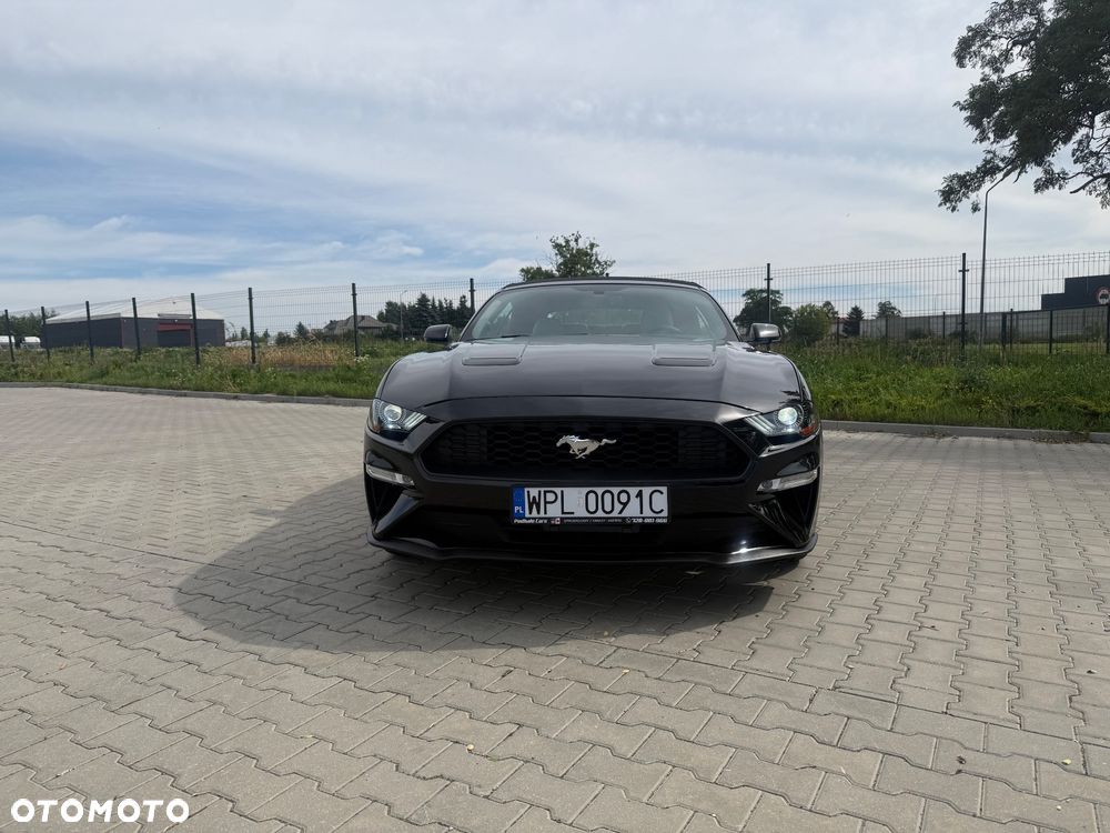 Ford Mustang - 1