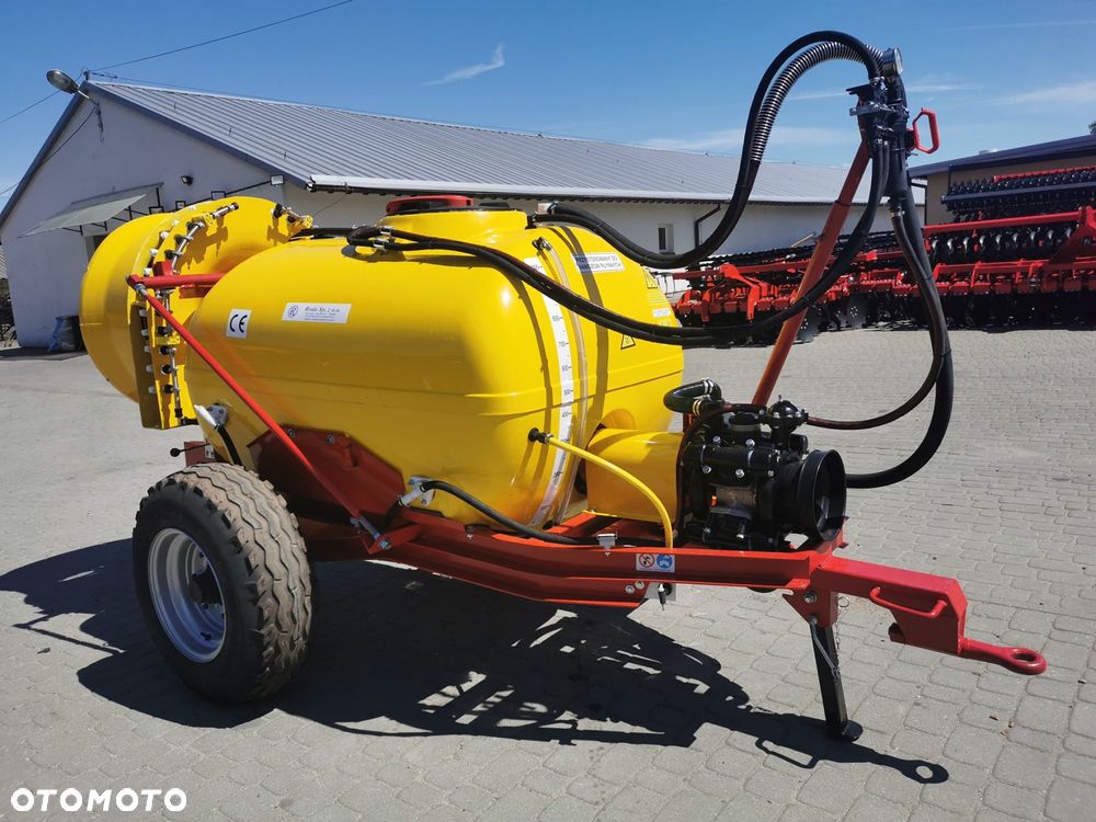 Opryskiwacze przyczepiany sadowniczy 1000L lub 1500L - 4