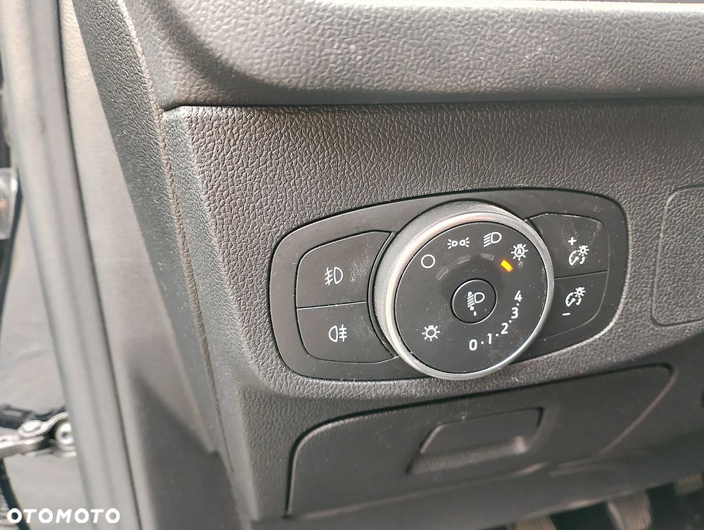 Ford Focus 1.5 TDCi SYNC Edition - 32