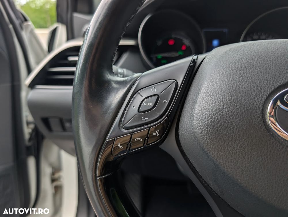Toyota C-HR Lounge - 35
