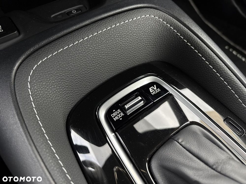 Toyota Corolla 1.8 Hybrid Style - 32