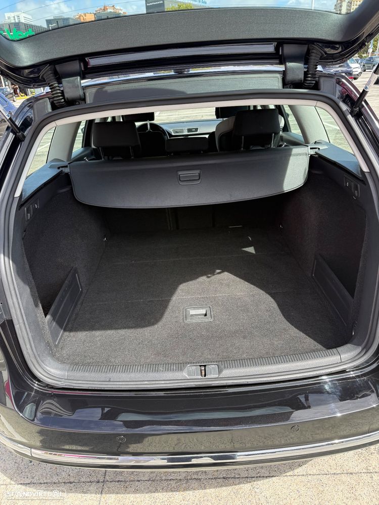 VW Passat Variant 2.0 TDi Confortline - 9