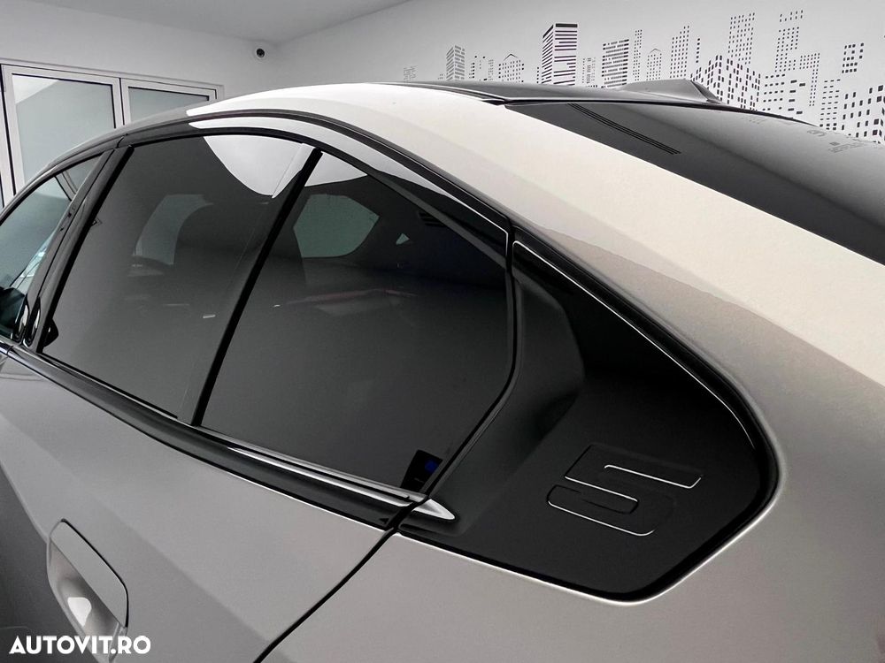 BMW i5 - 8