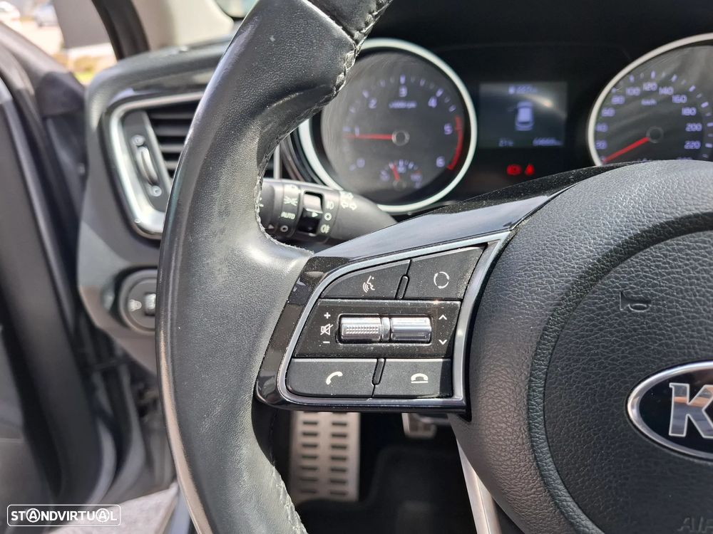 Kia Ceed SW 1.6 CRDi TX+SRF - 21