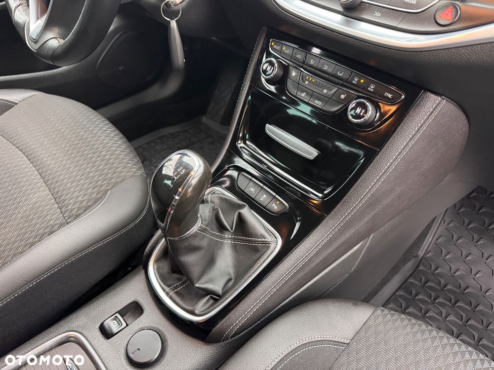 Opel Astra 1.4 Turbo Innovation - 40