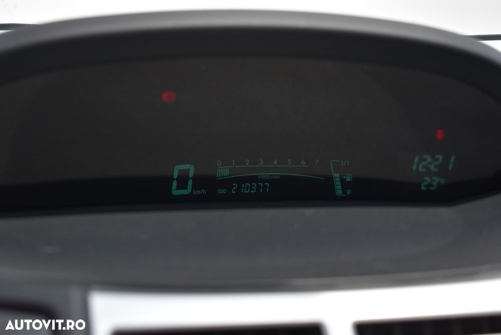 Toyota Yaris 1.3 Sol - 11