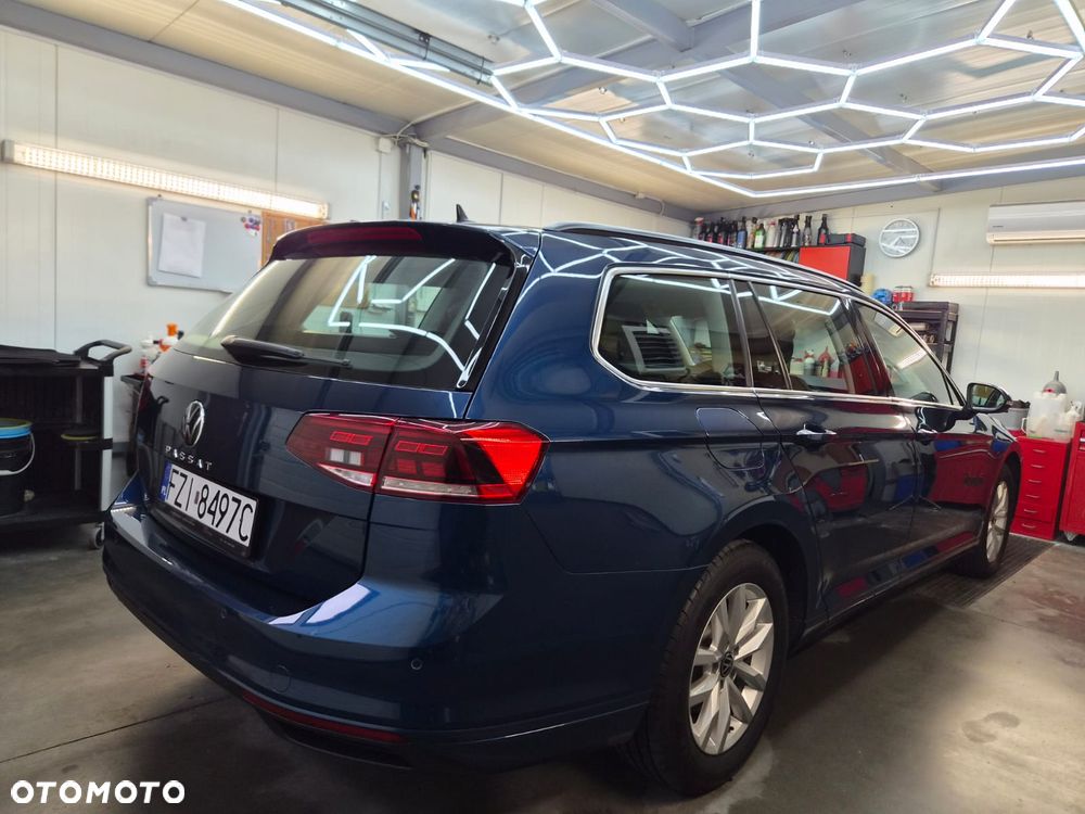 Volkswagen Passat 2.0 TDI EVO Business DSG - 2