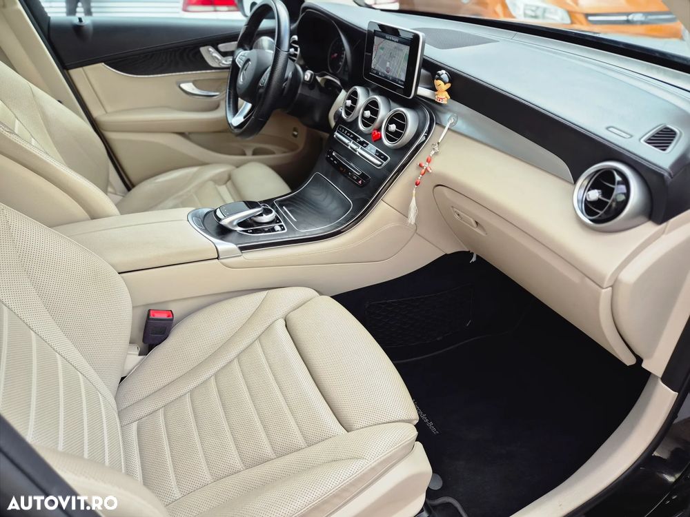 Mercedes-Benz GLC Coupe 250 4MATIC - 23