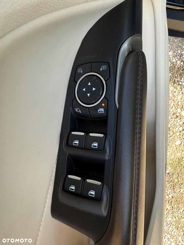 Lincoln MKC - 36