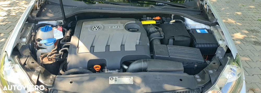 Volkswagen Golf 1.6 TDI DPF MATCH - 24