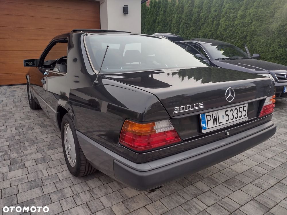 Mercedes-Benz W124 (1984-1993) ver-300-4--matic - 2