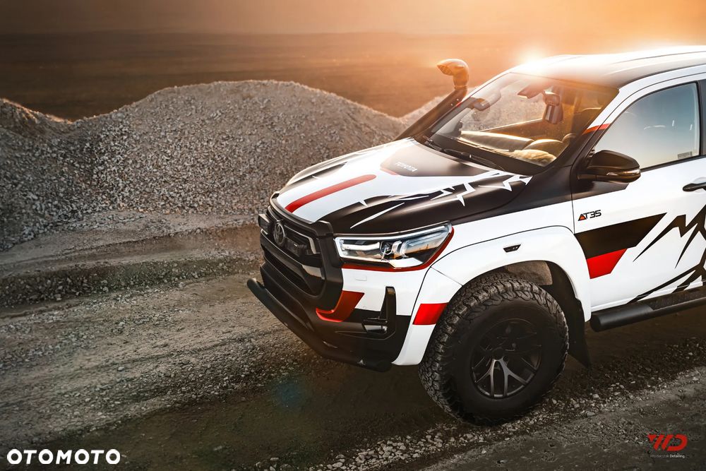 Toyota Hilux 2.8 D-4D Double Cab Invincible 4x4 - 2