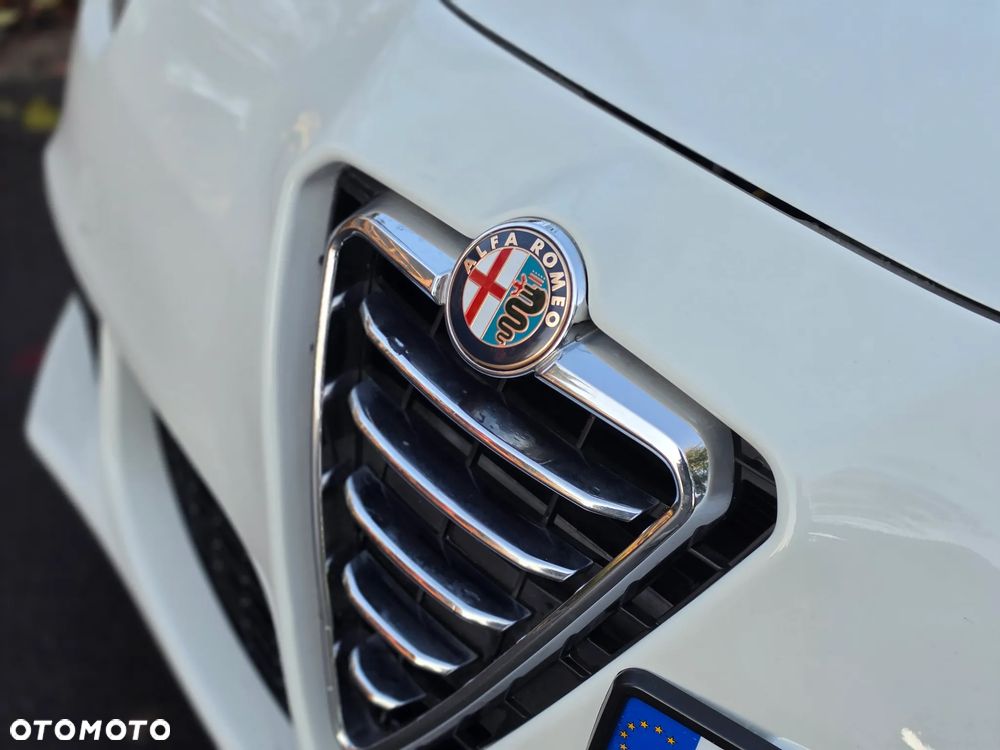 Alfa Romeo Giulietta 2013 photo 4