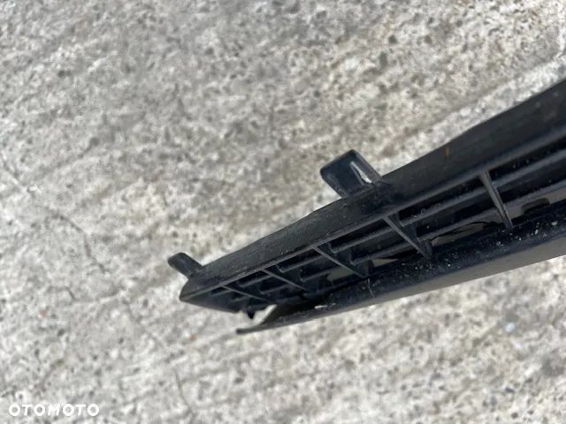 Atrapa emblemat znaczek Opel Astra III GTC 3-drzwi - 3