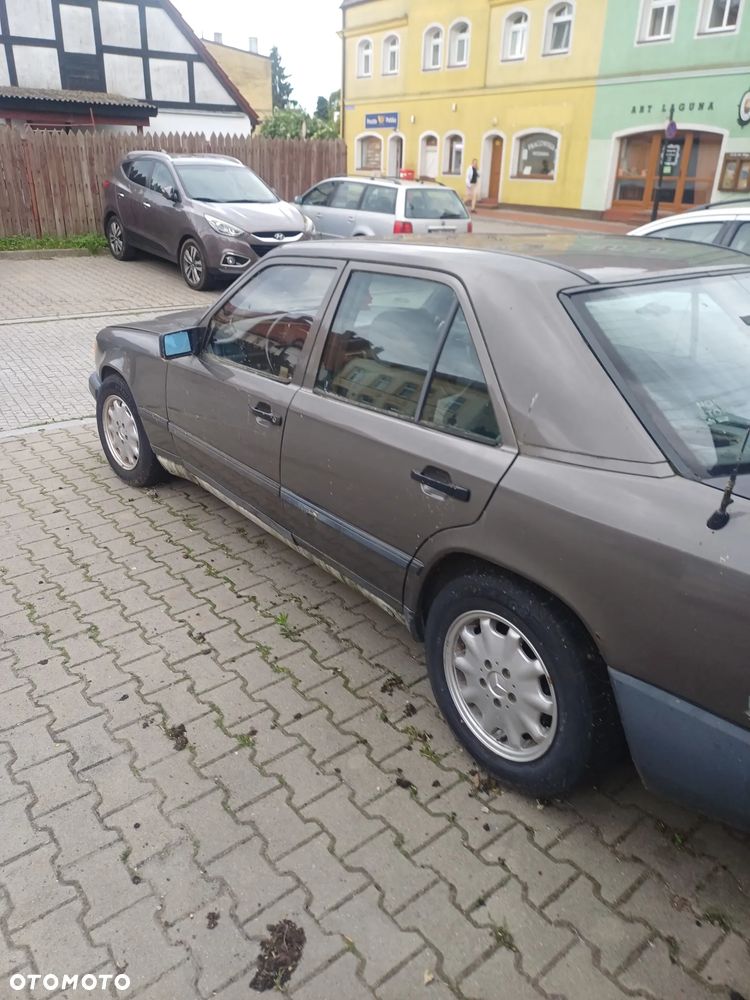 Mercedes-Benz W124 (1984-1993) - 1