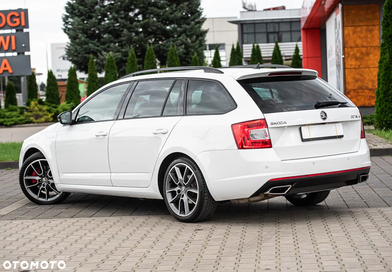 Skoda Octavia Combi 2.0 TDI 4x4 DSG RS - 9