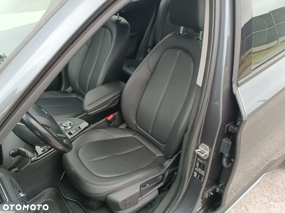 BMW X1 sDrive18d xLine - 22