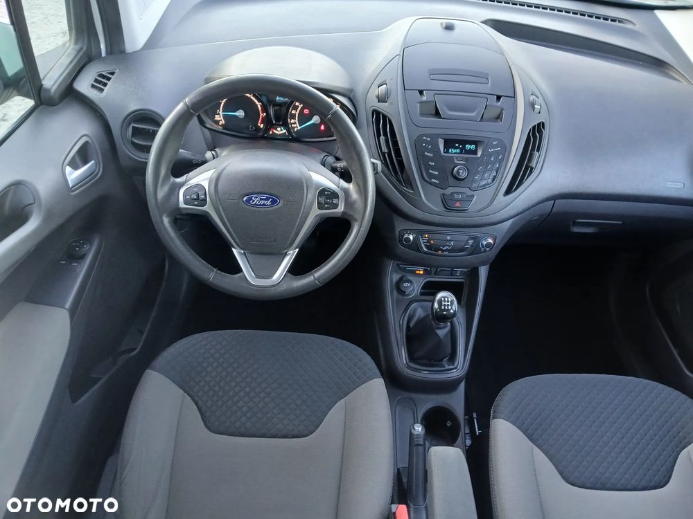 Ford Tourneo Courier 1.0 EcoBoost Titanium - 28