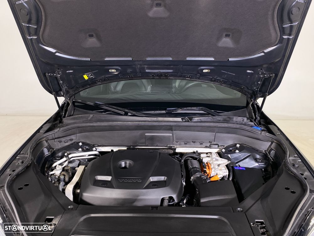 Volvo XC 90 2.0 T8 PHEV R-Design AWD — fotografia 28