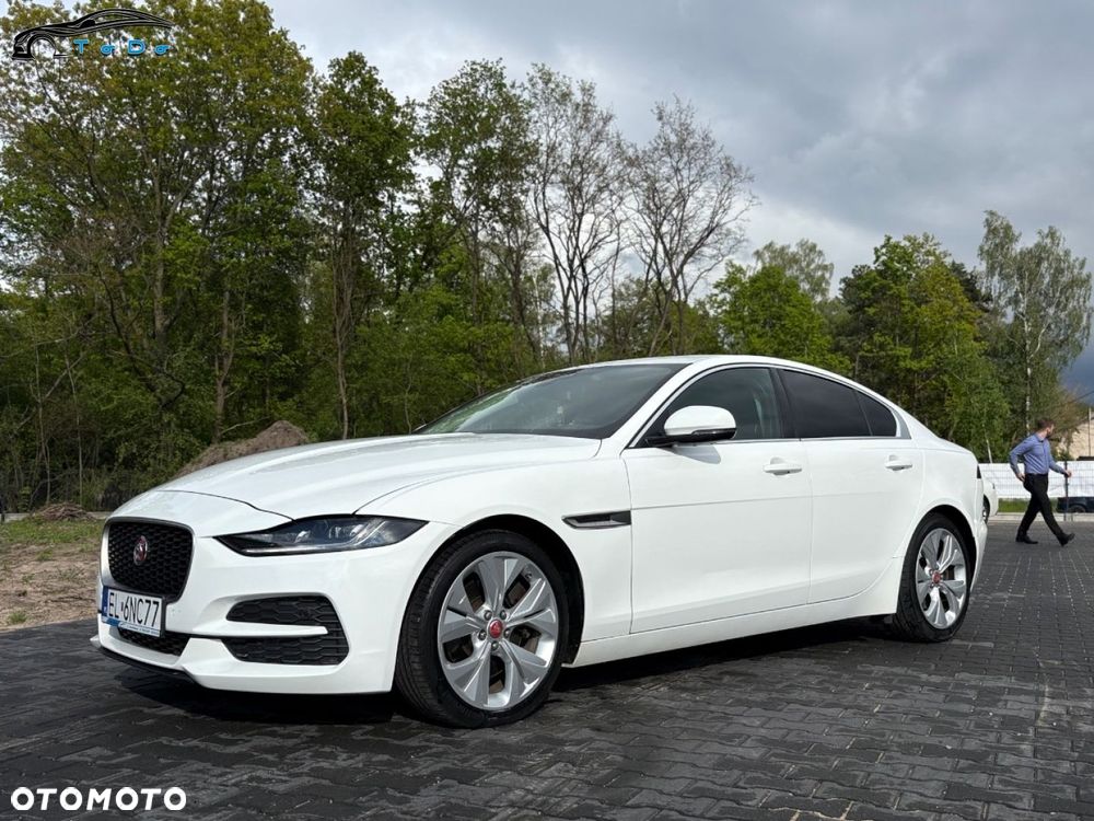 Jaguar XE 2.0 D R-Sport - 14