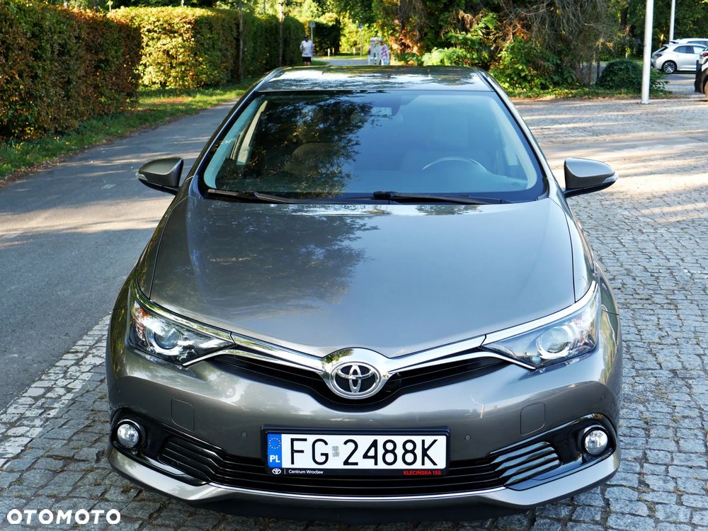 Toyota Auris 1.6 Premium - 4