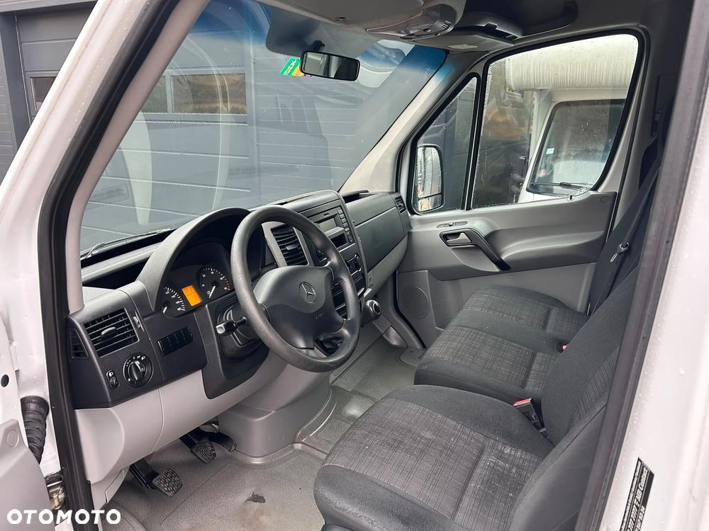 Mercedes-Benz Sprinter - 16
