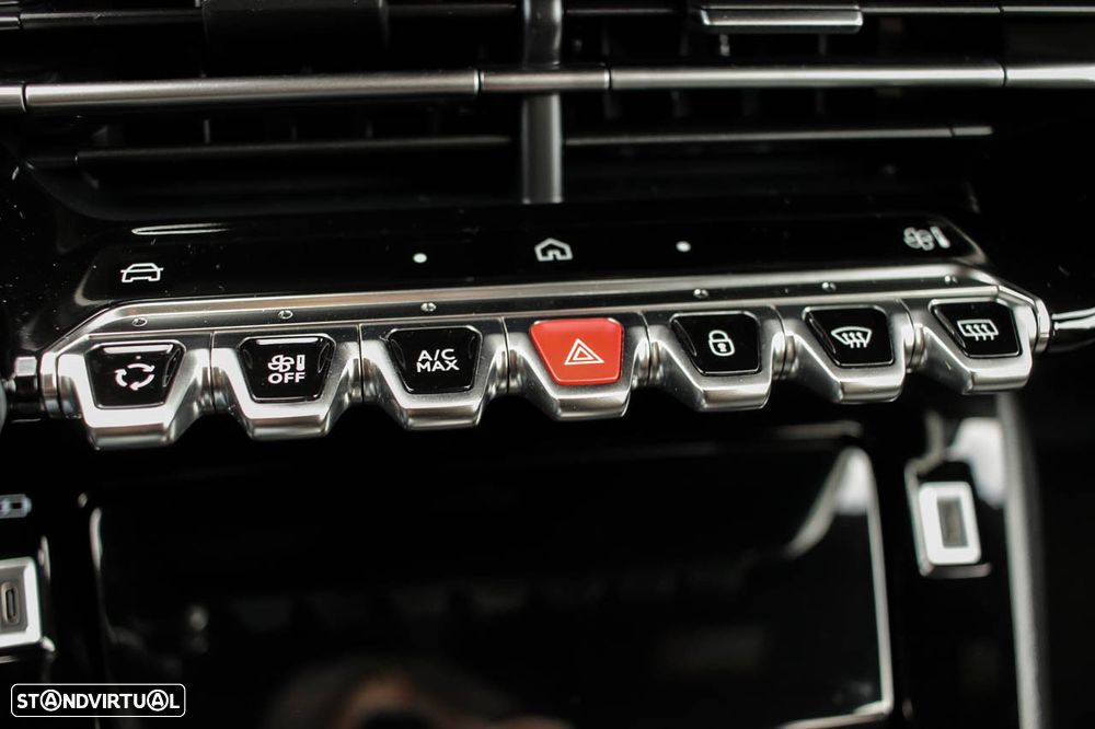 Peugeot e-2008 Allure - 15